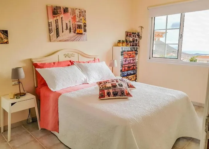 Lovely In Tenerife South דירה